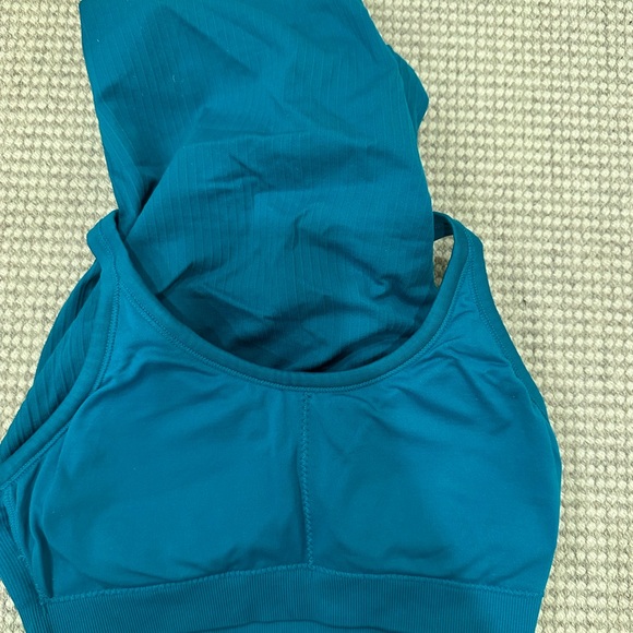 Women’s Amazon athletic tank top - Picture 3 of 3